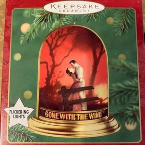 Hallmark Vintage Gone with the Wind Ornament, Lights up! New with tags!